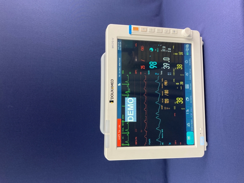  Douxmed M570-V Monitor 